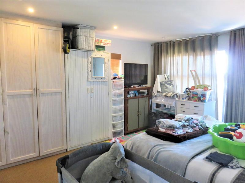 5 Bedroom Property for Sale in Myburgh Park Western Cape